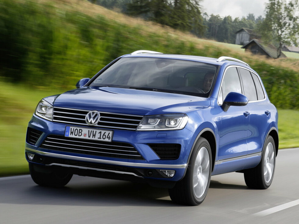 Коврики текстильные "Премиум+" для Volkswagen Touareg II (suv, гибрид / 7P5) 2014 - 2018, темно-серые, 5шт.